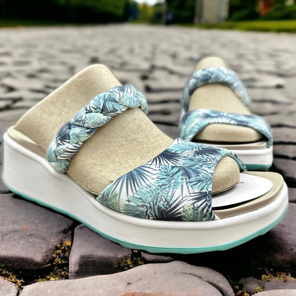 NIB Bzees New Wave Platform Wedge Slide Sandals Greenleaf 8M 38 - Picture 4 of 16